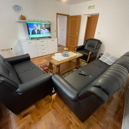 Apartman Green Apartment Ливно Екстериор снимка